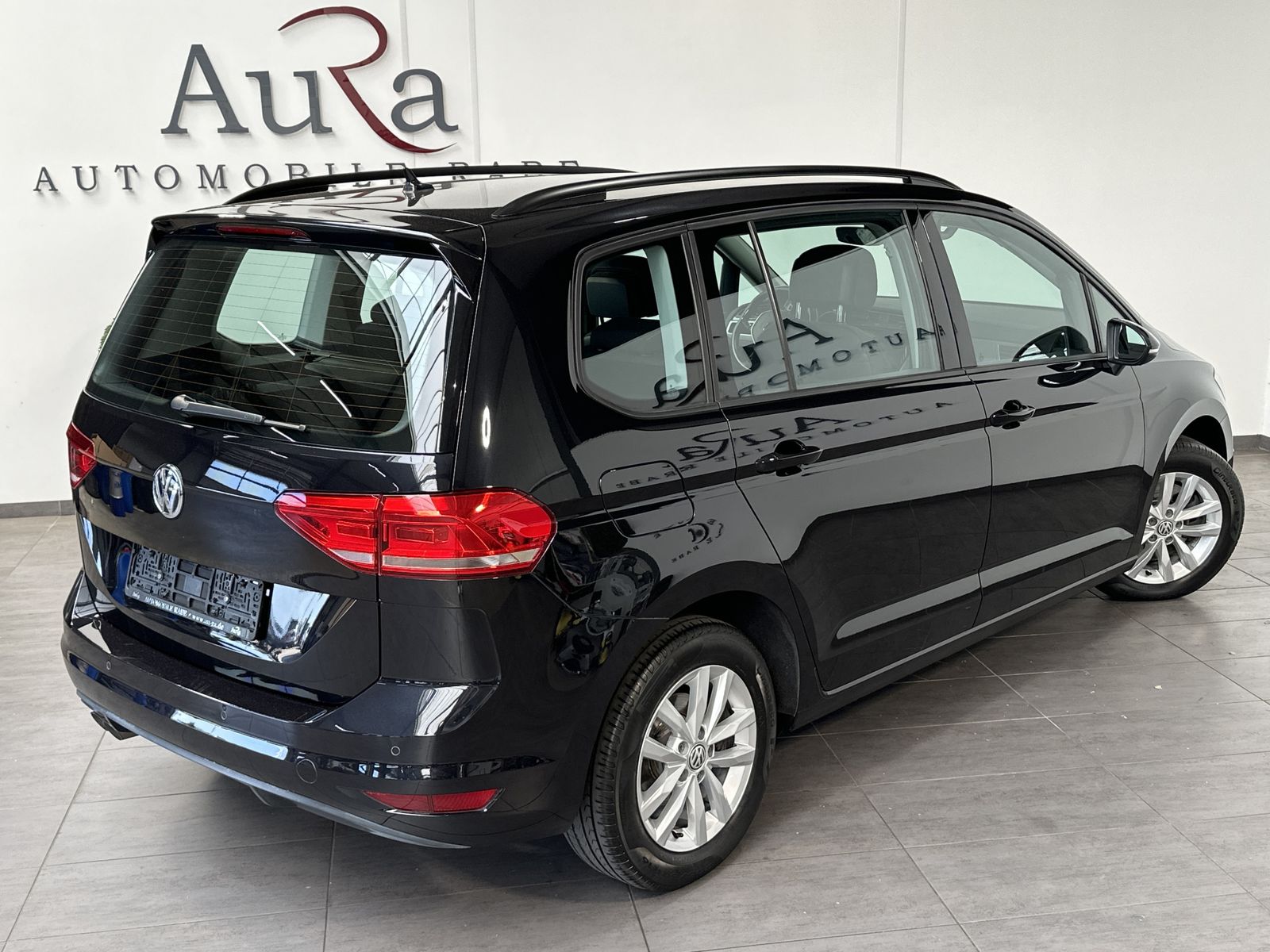 Fahrzeugabbildung Volkswagen Touran Comfortline 2.0 TDI DSG NAV+LED+ACC+KAM