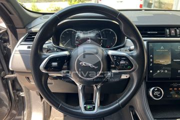 Jaguar F-Pace - 12