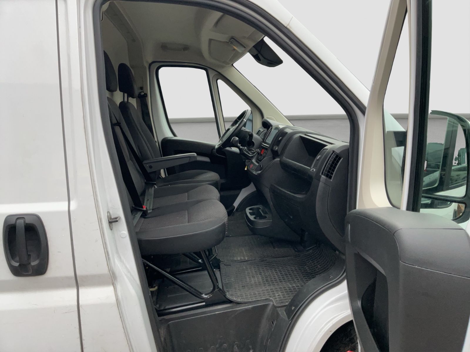 Fahrzeugabbildung Fiat Ducato L2H2 140 MJ Navi Klima Kamera