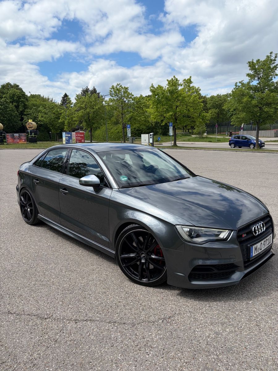 AUDI S3 2.0 TFSI S Tronic Quattro 8-Fachbereift 