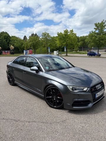 AUDI S3 2.0 TFSI S Tronic Quattro 8-Fachbereift 