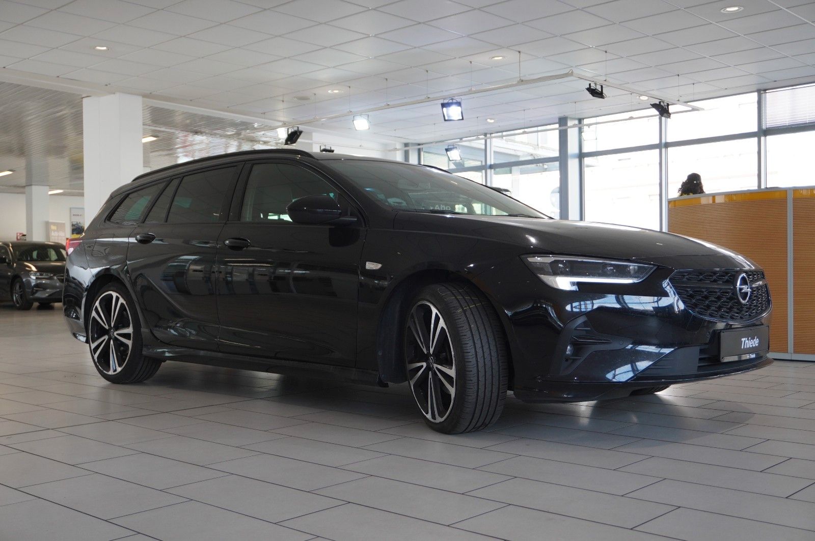 Fahrzeugabbildung Opel Insignia B ST 2.0D ULTIMATE NAVI/LED/OPC/VIRTU.