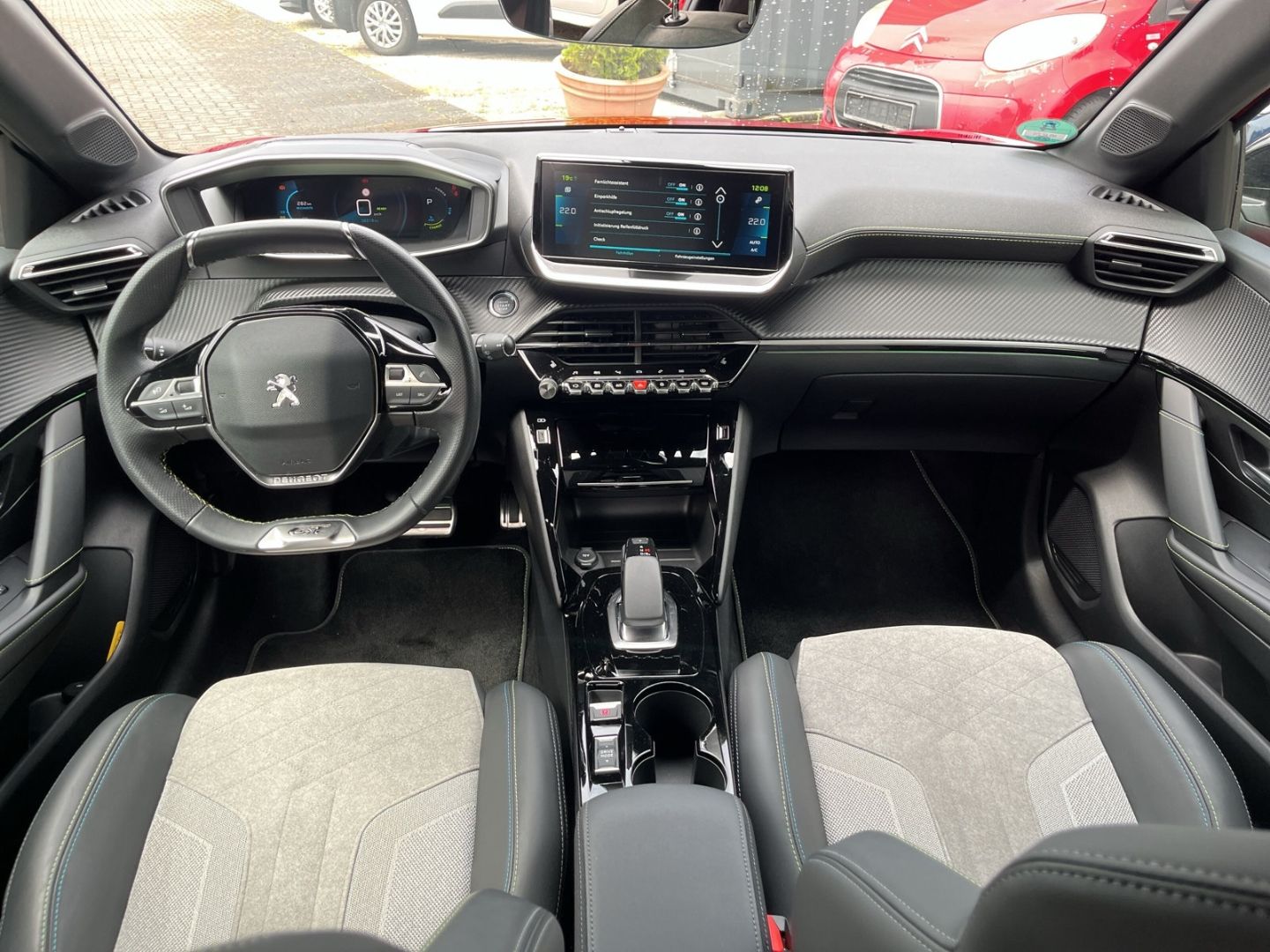 Fahrzeugabbildung Peugeot 208 GT Pack Elekto 136 Navi LED ACC CarPlay SHZ