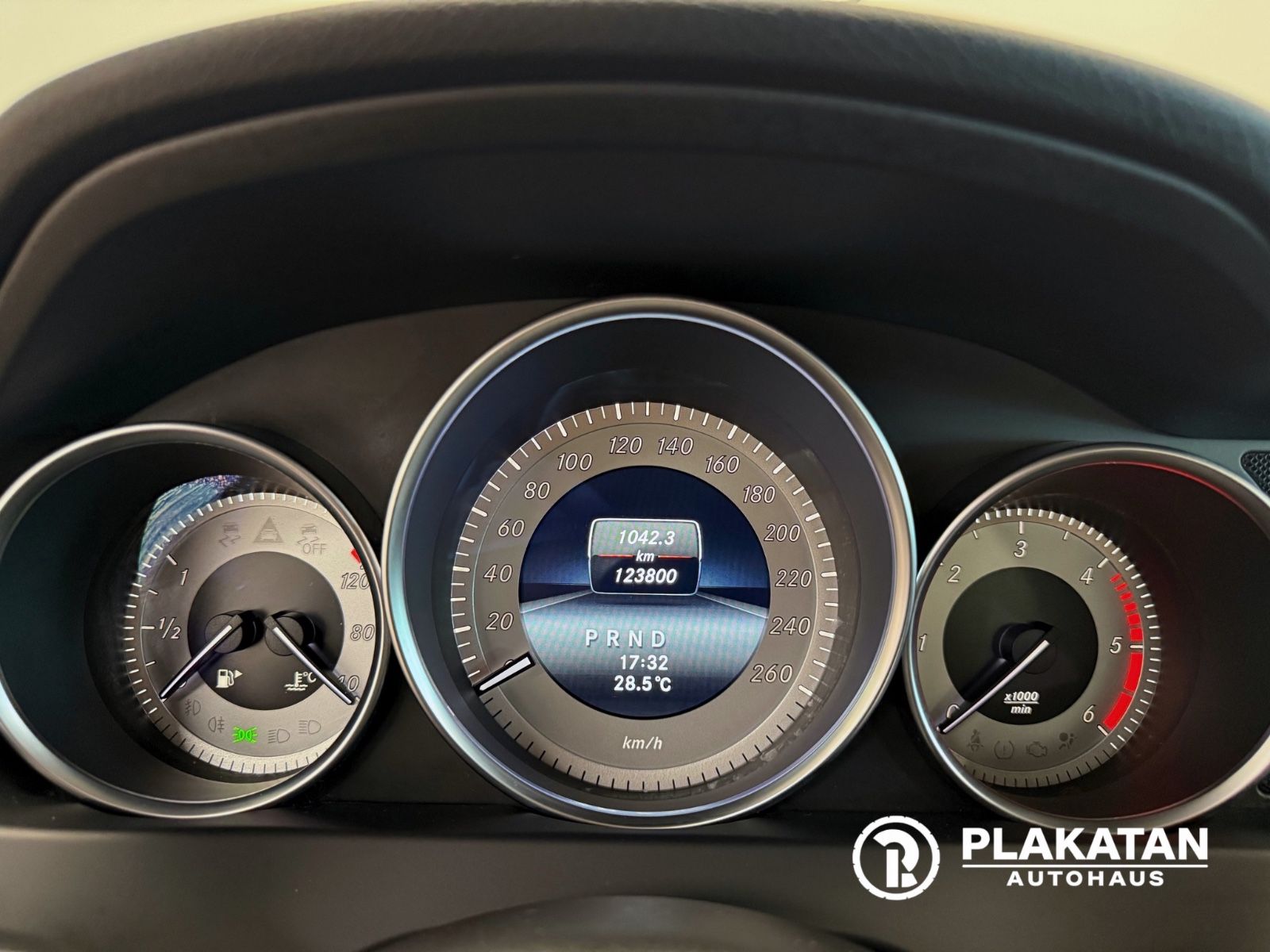 Fahrzeugabbildung Mercedes-Benz C 350 CDI Navi Tempomat Bi-Xenon MB-Service