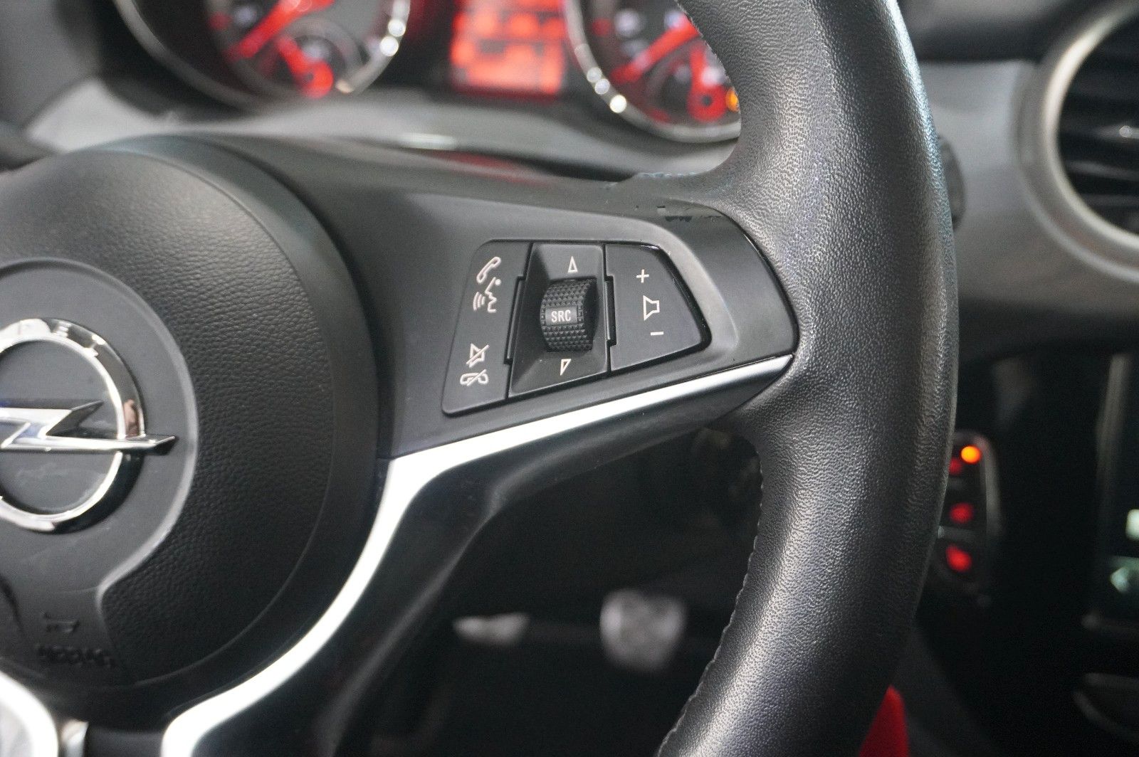 Fahrzeugabbildung Opel Adam S 1.4T SPORT NAVI/LED/SHZ/TEMP./OPC/PDC/USB