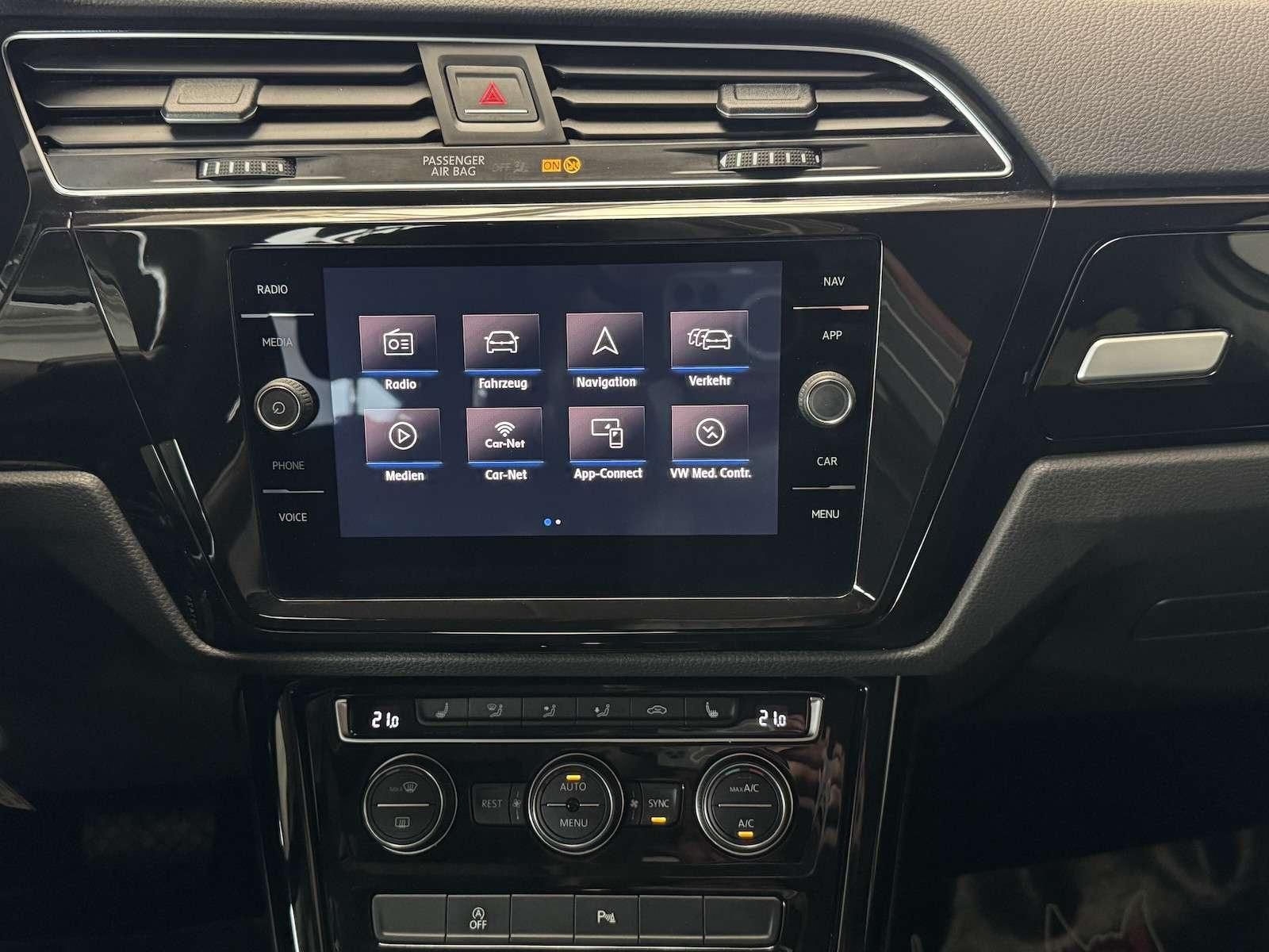 Fahrzeugabbildung Volkswagen Touran 150 DSG R-Line/7Sitz/LED/Navi/ACC/Mass...