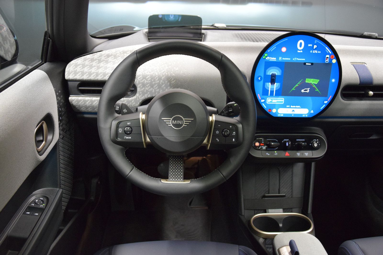 Fahrzeugabbildung MINI Cooper S Favoured Trim M Pano HuD Leder 18 Zoll