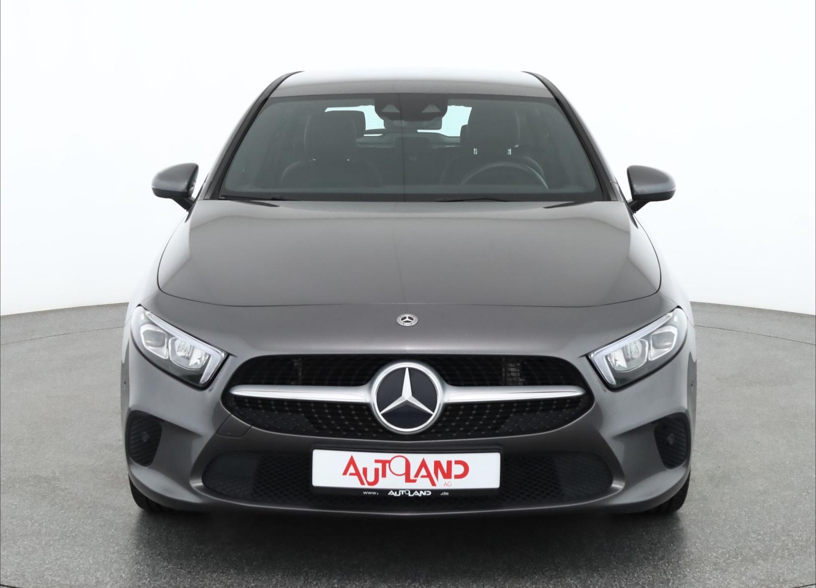Mercedes-Benz A250 Progressive LED Navi Sitzheizung Kamera AHK