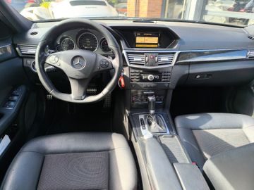 Mercedes E 220 - 11