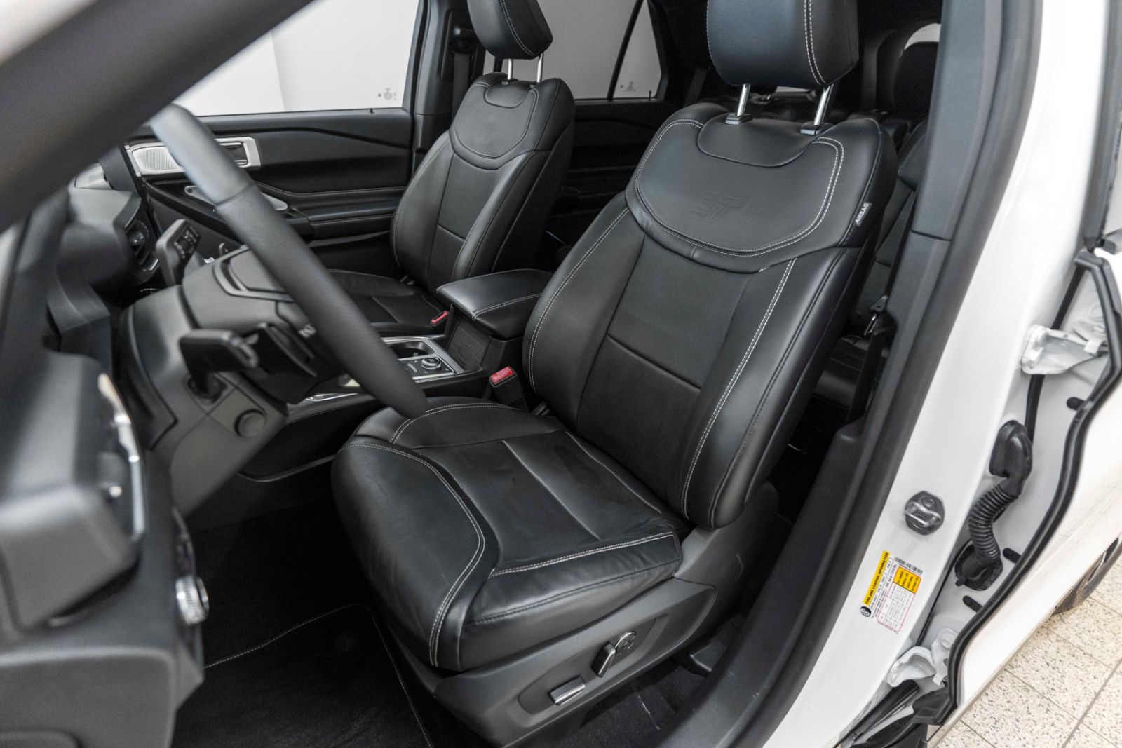 Fahrzeugabbildung Ford Explorer ST 3.0L AWD ACC LED 360° B&O PANO AHK