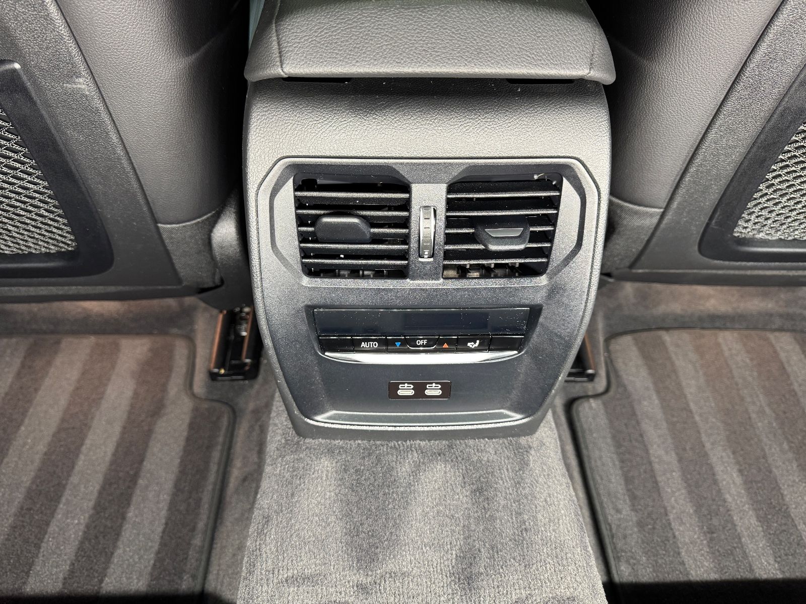 Fahrzeugabbildung BMW M340i xDrive Touring|LASER|NAVI|PANORAMA|ACC|AHK