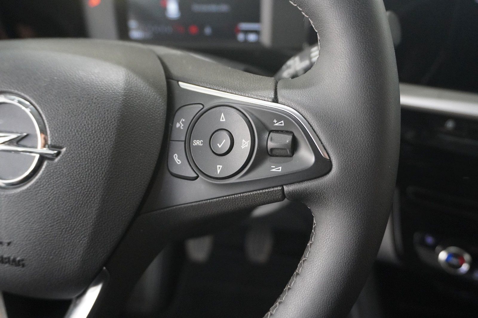 Fahrzeugabbildung Opel Mokka ELEGANCE 1.2T NAVI/LED/KAMERA/SPORT/SH/DAB