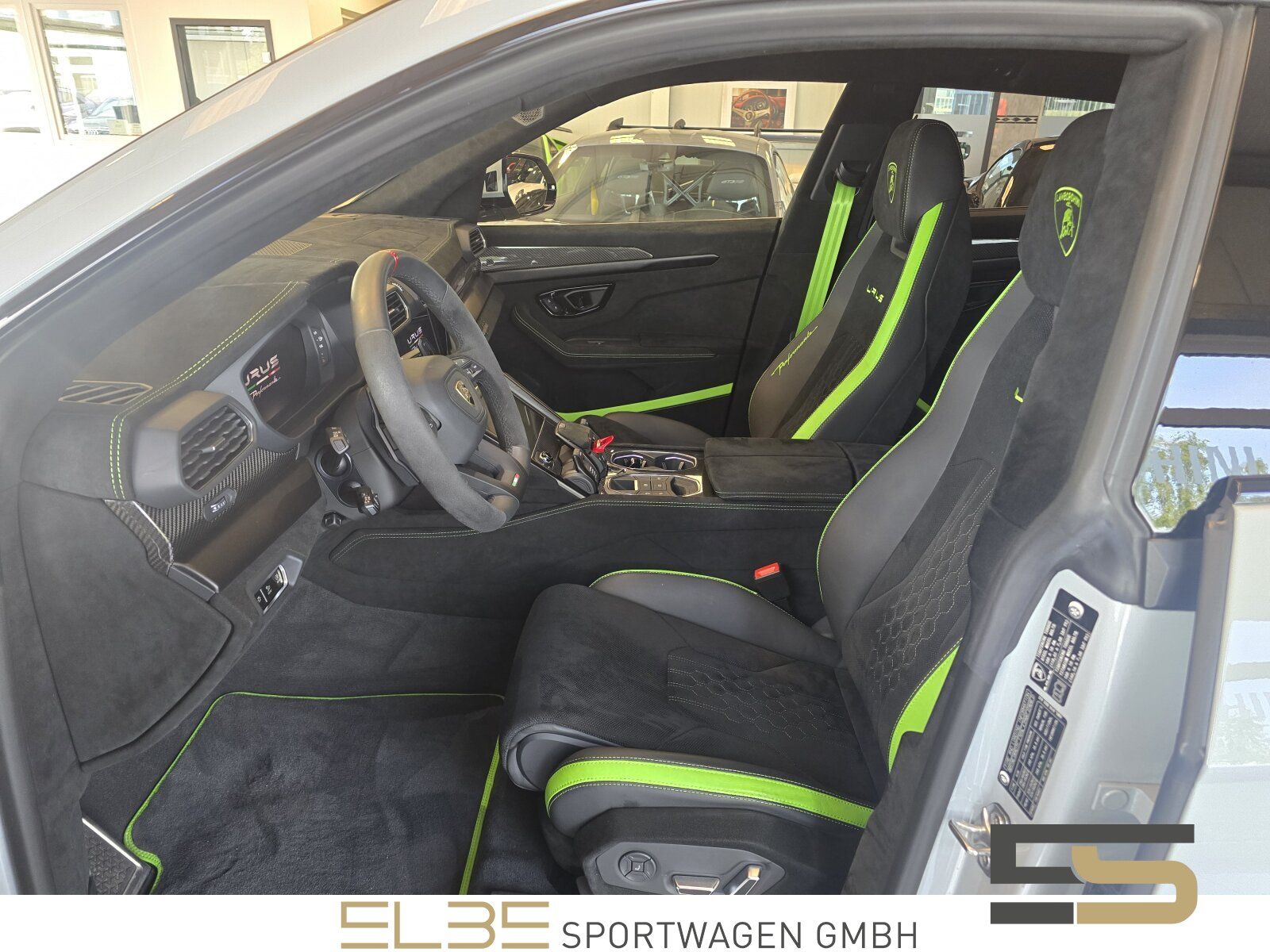 Lamborghini Urus PERFORMANTE FULL CARBON Akrapovic B&O foto 17