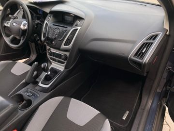 Bild 17 Ford Focus Turnier 1,6TDCi*AHK*TÜV*KLIMAAUTO*WSS-HZ