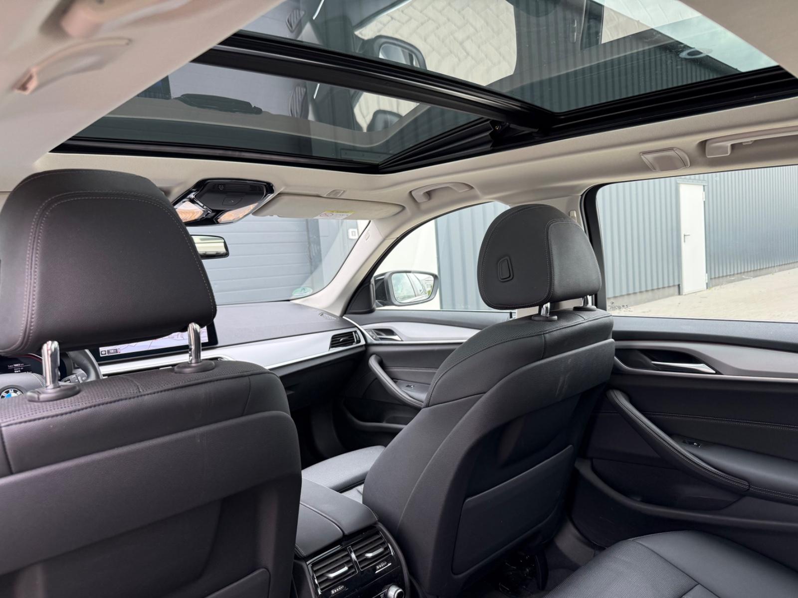 BMW 530 i Touring xDrive*AHK*PANORAMA*AMBIENTE*KAMER