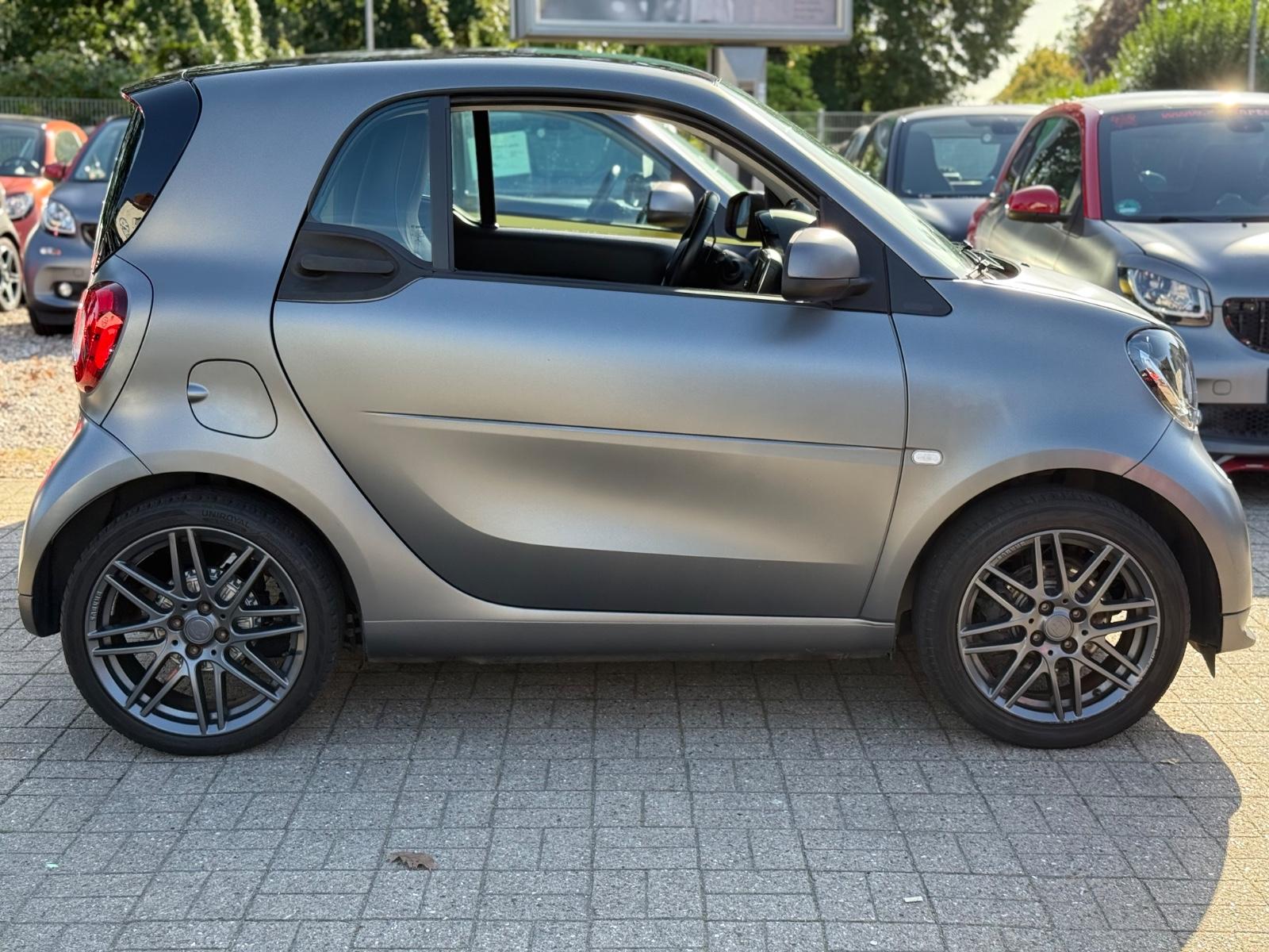 Smart ForTwo BRABUS*JBL*PANORAMA*KAMERA*NAVI*AMBIENTE*