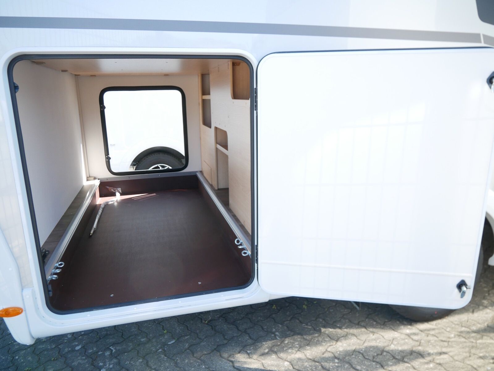 Fahrzeugabbildung Sunlight Adventure T Ford 680 Automatik, Xenon Scheinw.