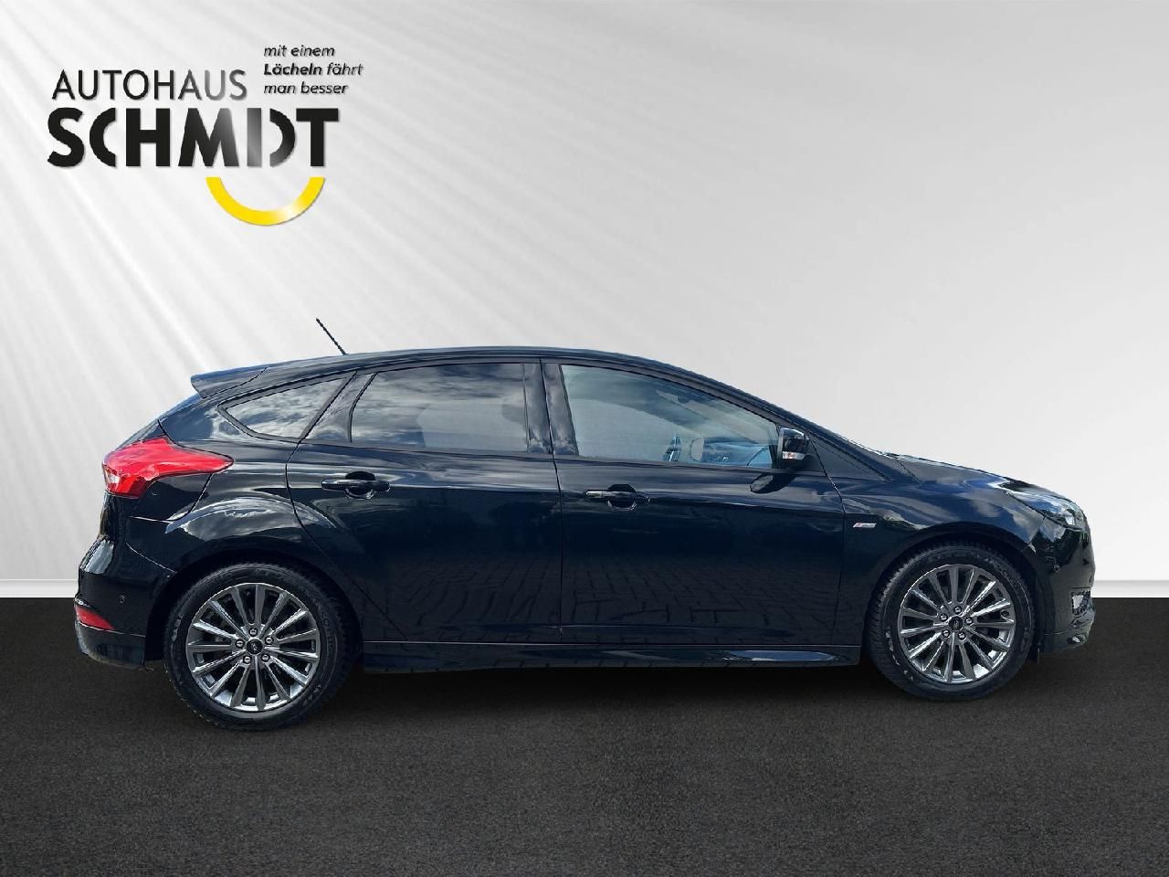 Fahrzeugabbildung Ford Focus Lim. 1,0 ST-Line