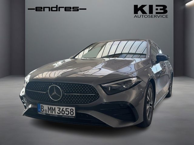 Mercedes-Benz A 200 AMG Line +Wide+MBUX+LED+MBeam+Night+Cam