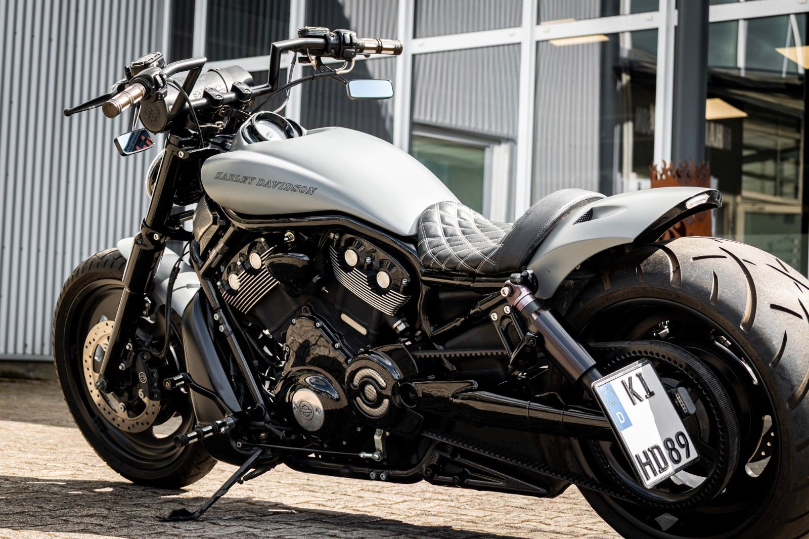 Fahrzeugabbildung Harley-Davidson VRSCDX Night Rod Special - Remus - Mini Ape