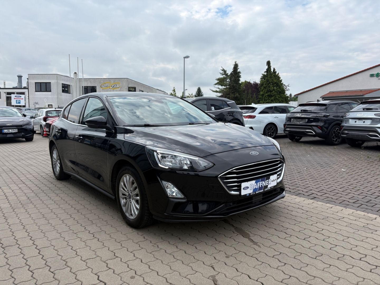 Fahrzeugabbildung Ford Focus Titanium Kamera Schiebedach LED SHZ PDC