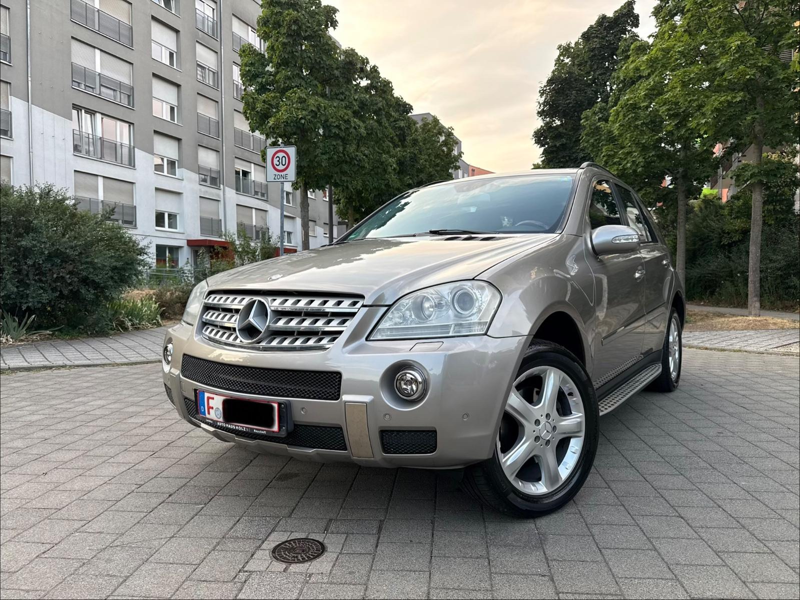 Mercedes-Benz ML 320 CDI 4Matic AMG Sportpaket/S.Belüftung/AHK