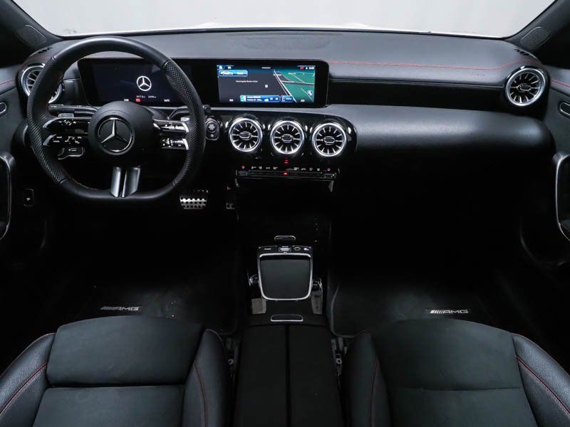 Fahrzeugabbildung Mercedes-Benz CLA 200 AMG*Pano*AHK*STHZG*Distronic*Totwinkel*