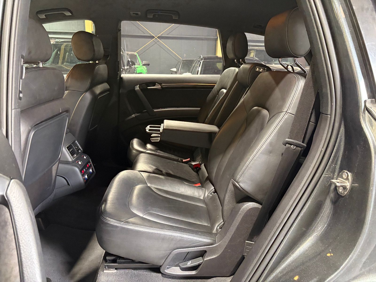Fahrzeugabbildung Audi Q7 3.0 TDI quattro/S-LINE/MEMORY/XENON/7-SITZ/V6