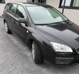 Ford Focus Turnier 2.0 Ghia 16V - Ford Focus aus 2006: Turnier