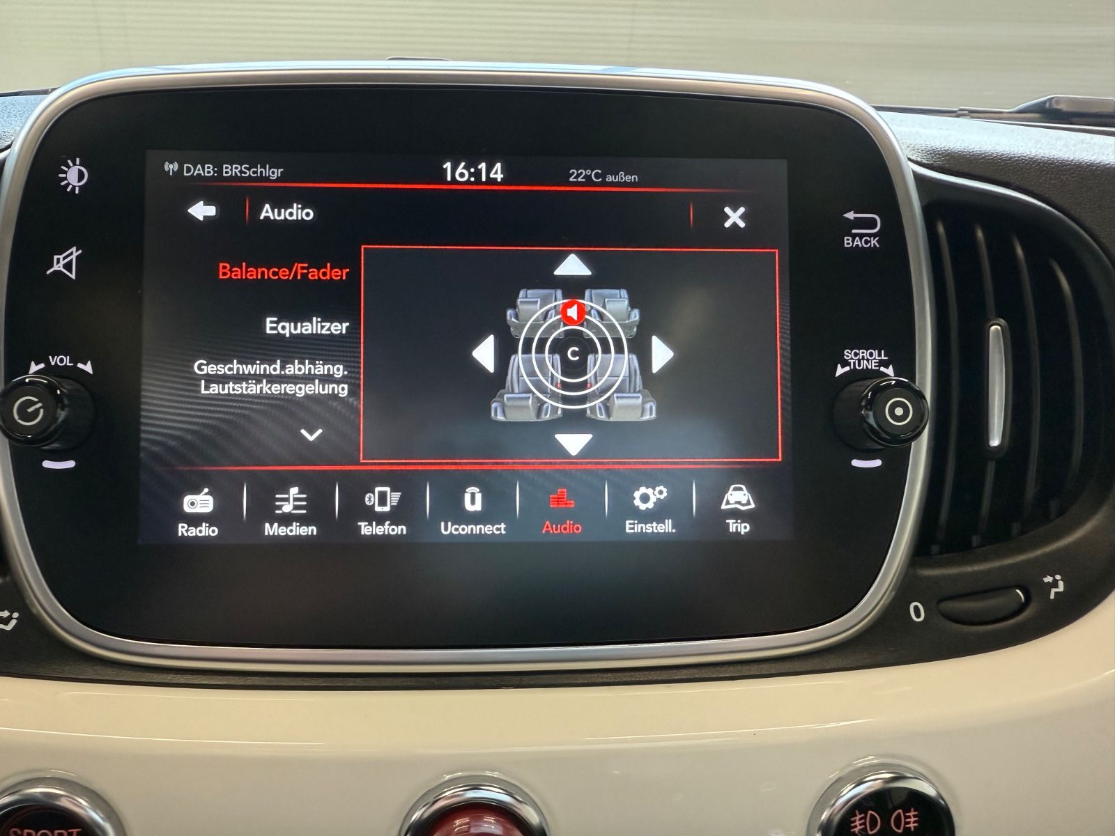 Fahrzeugabbildung Abarth 500 595 Basis, Sky Dome Pano,  Alu Sport,