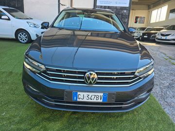 Volkswagen Passat - 2