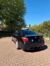BMW E60 530i - BMW 530: E60