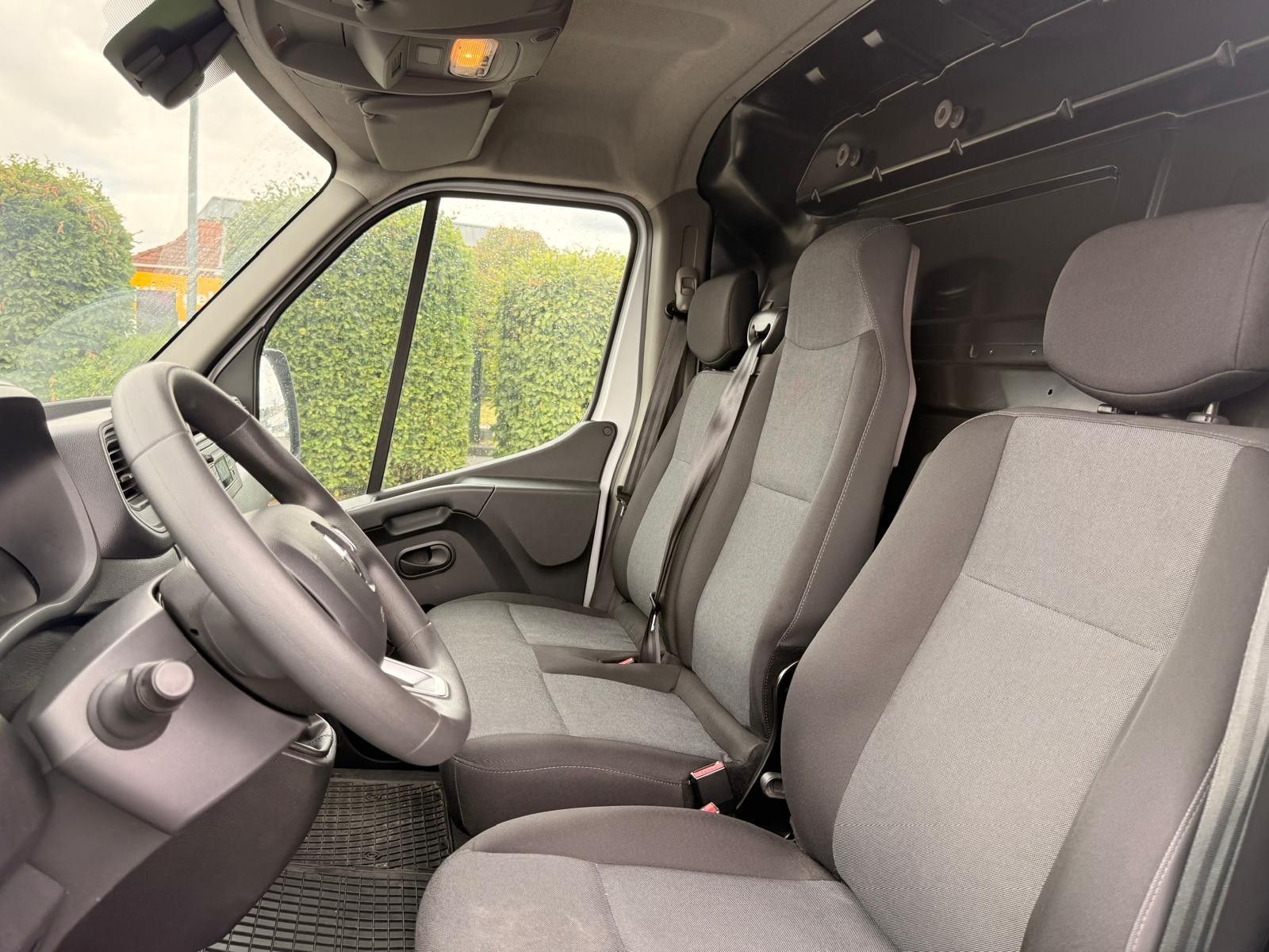 Fahrzeugabbildung Renault Master III Kasten L1H2 HKa 3,5t