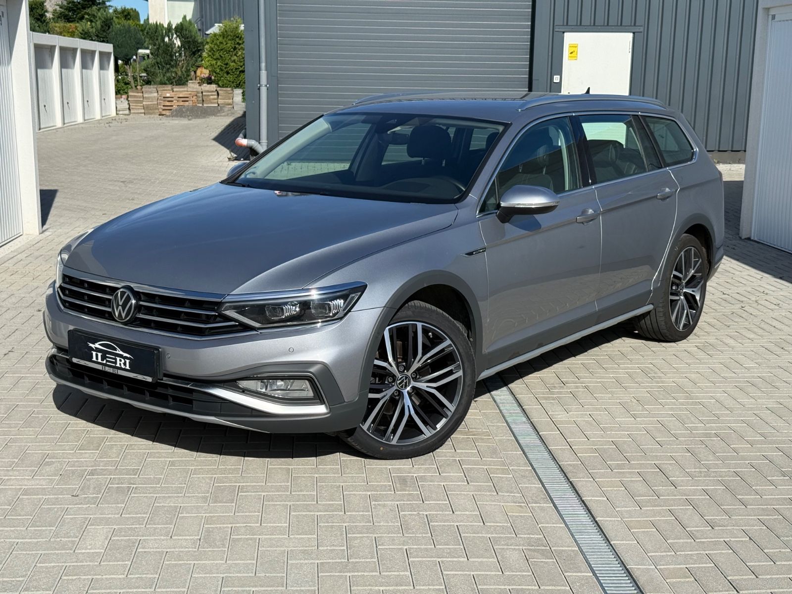 VW Passat Alltrack 4Motion*HEAD-UP*AHK*LED*DIGITAL