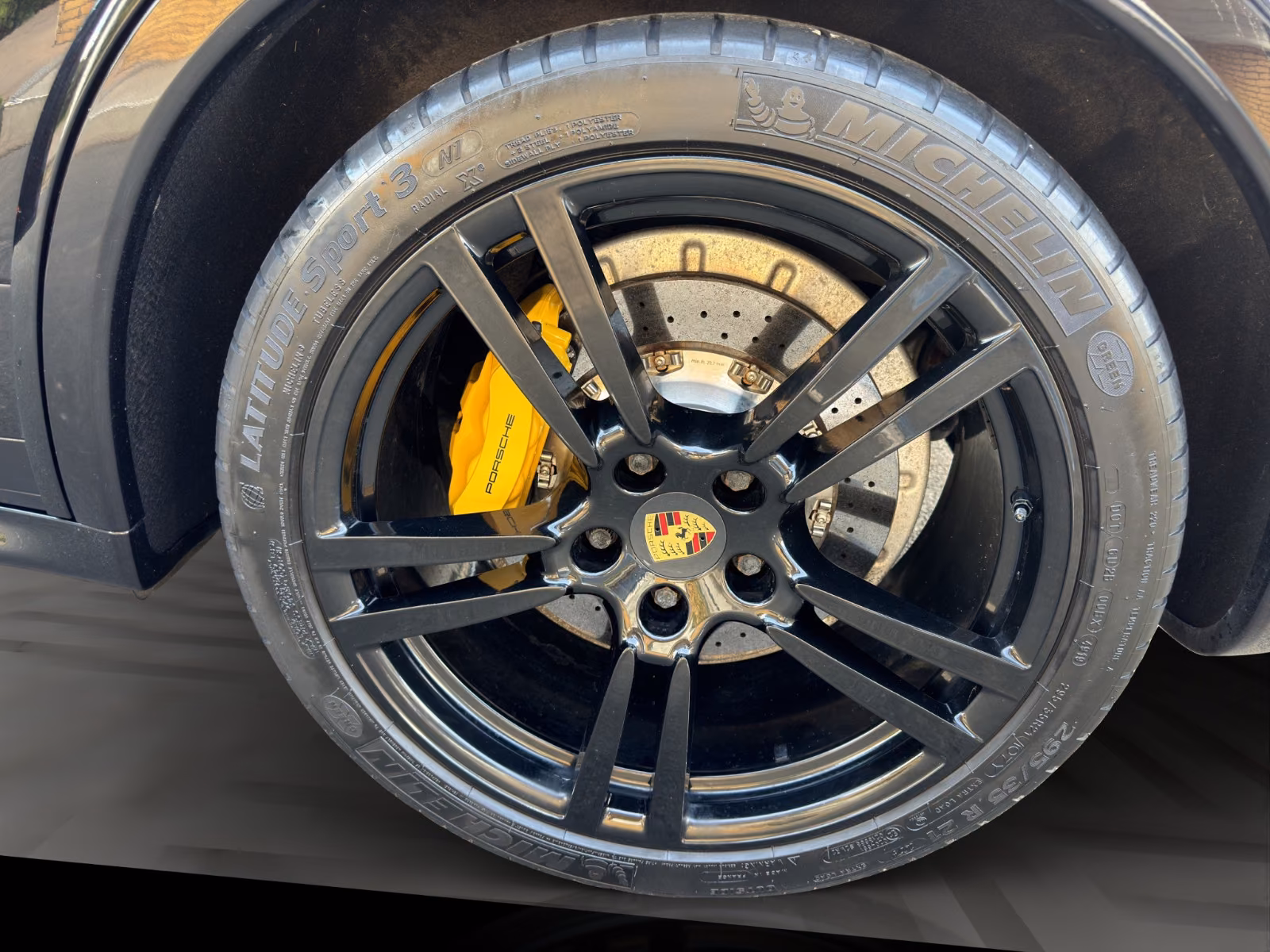 Porsche Cayenne Turbo S SPORT-DESIGN/PANORAMA/PCCB!