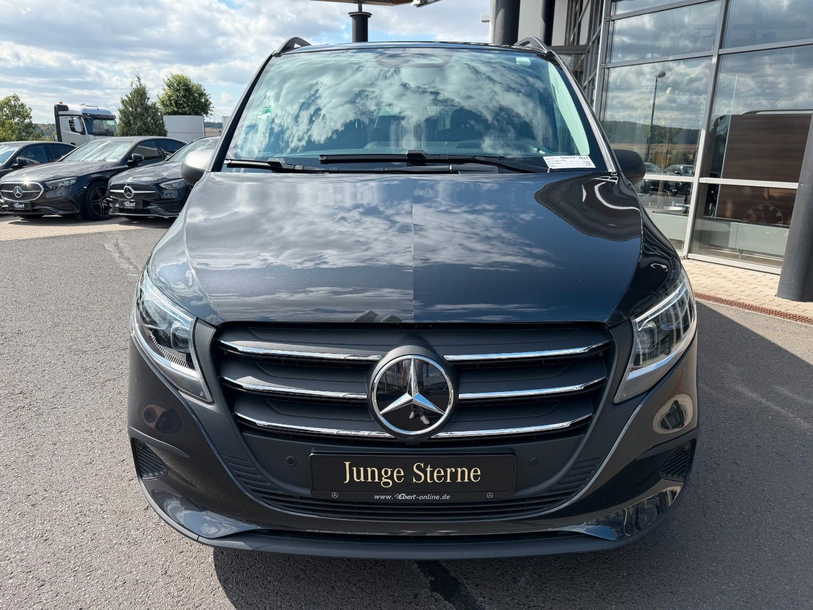 Fahrzeugabbildung Mercedes-Benz Vito 116 CDI 9G Tourer Extral DISTRONIC Stdh AHK