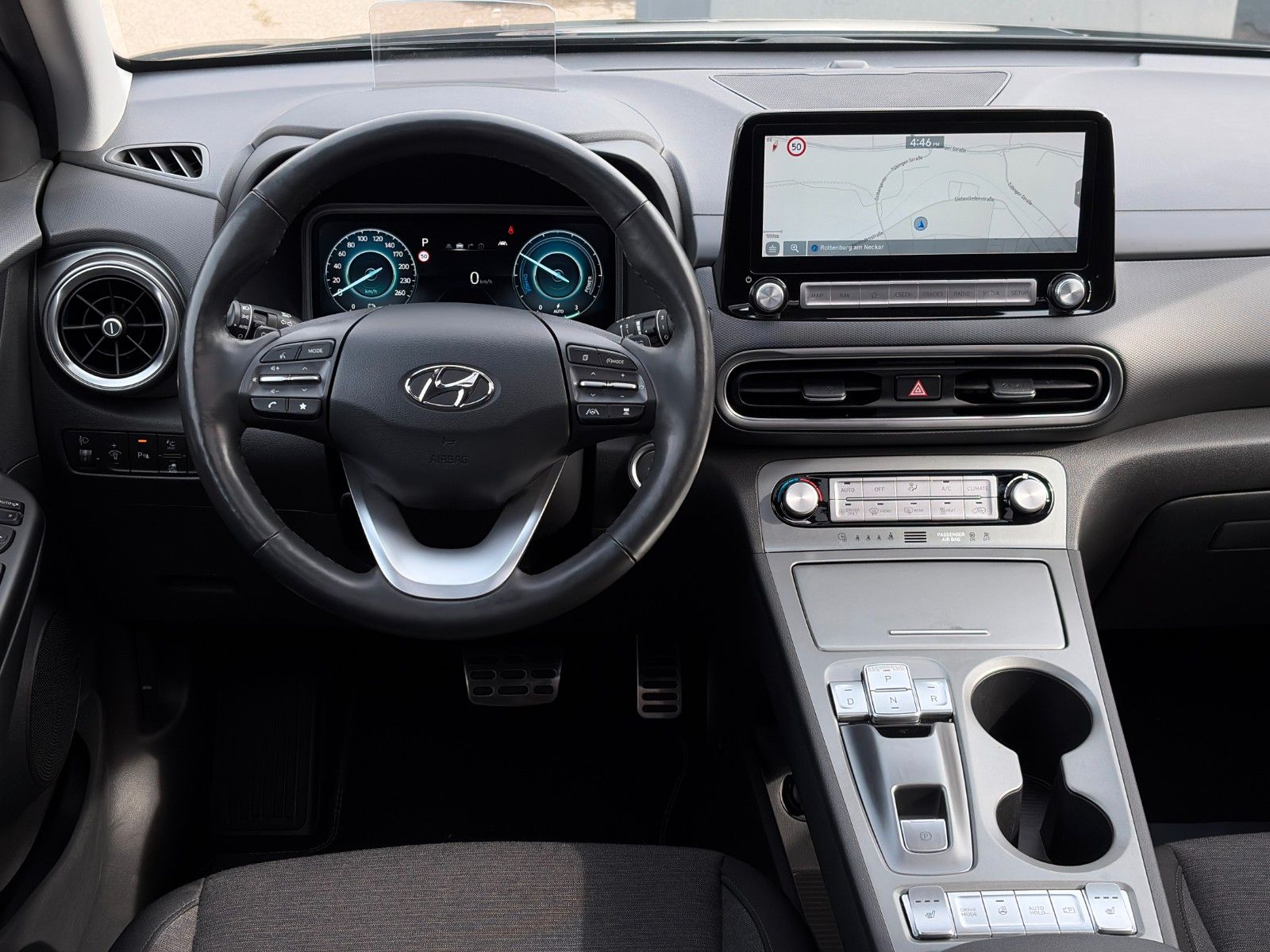 Fahrzeugabbildung Hyundai Kona E Trend 2WD Kamera Schiebedach ACC HuD LHZ