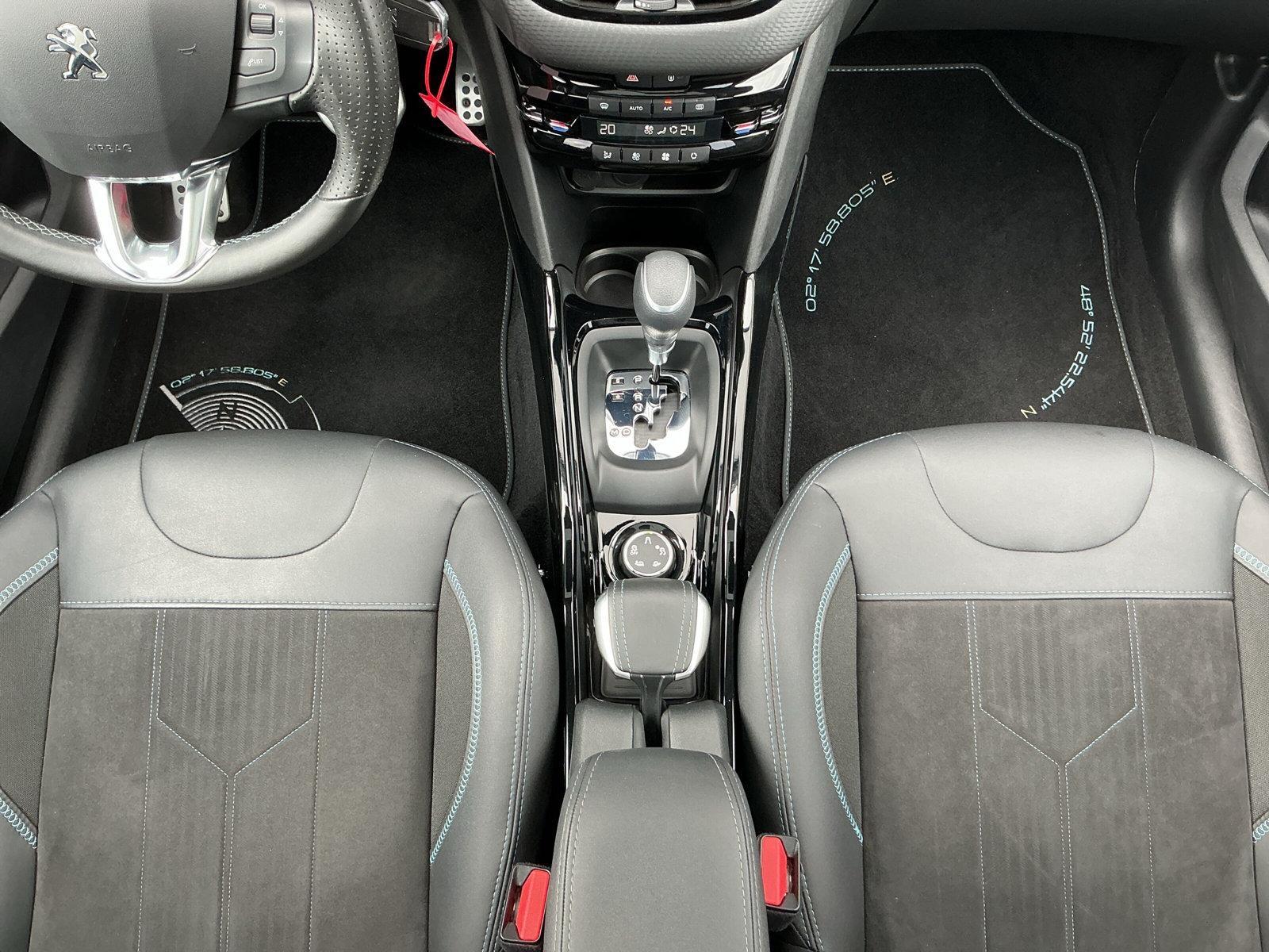 Peugeot 2008 1.2 AUT Crossway LED PANO NAVI SHZ RFK PDC