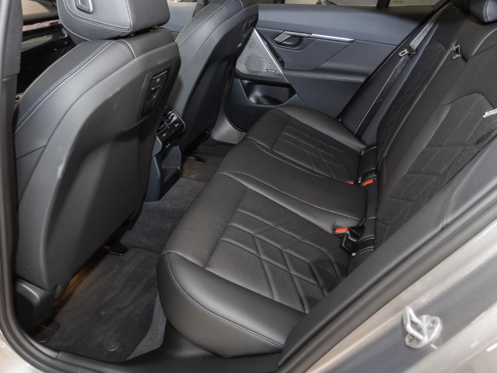 BMW 530 exMSport+AHK+Panorama+Navi+HUD+LED+RFK+Leder