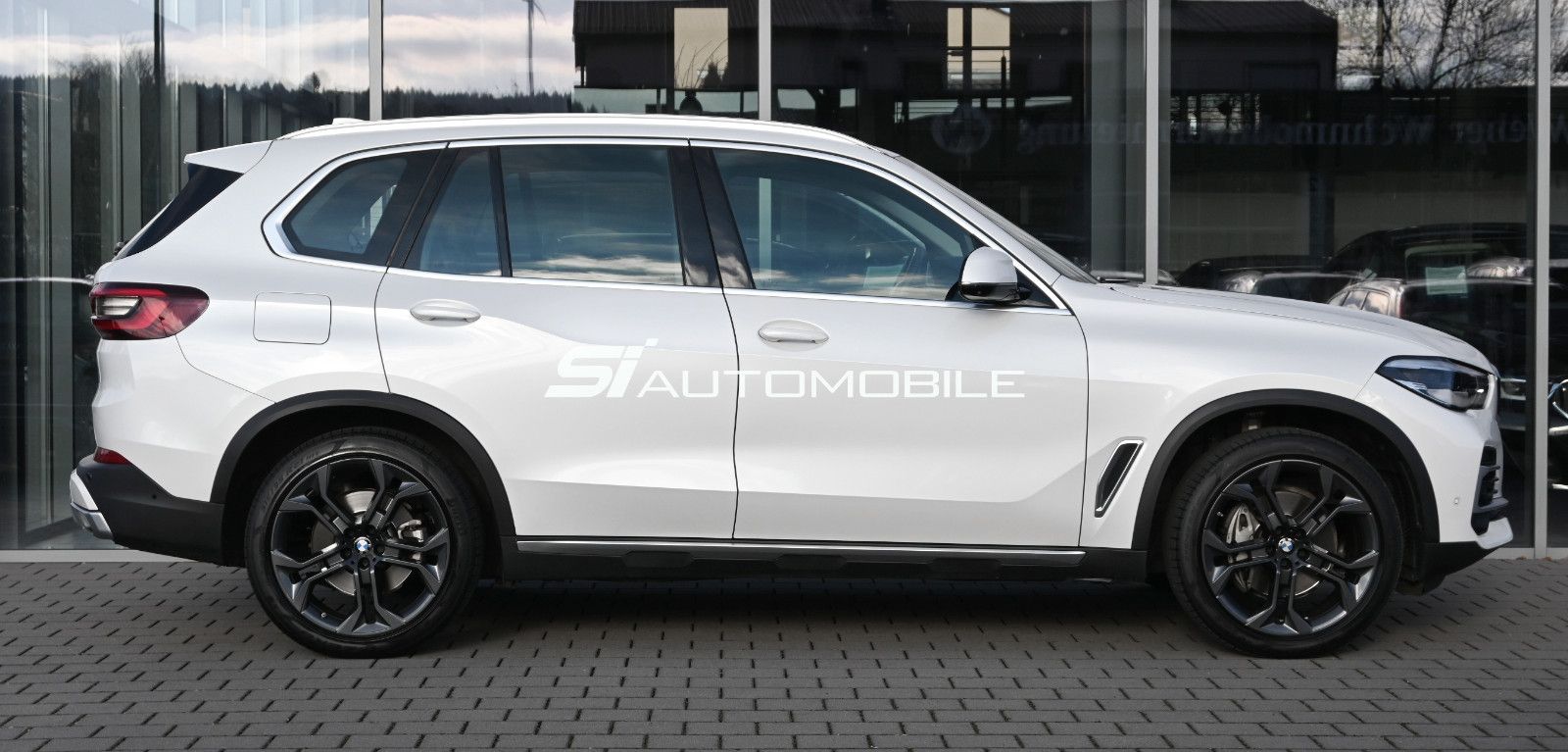 Fahrzeugabbildung BMW X5 xDr.30d xLine °UVP 109.920€°LUFTFED°360°STHZG