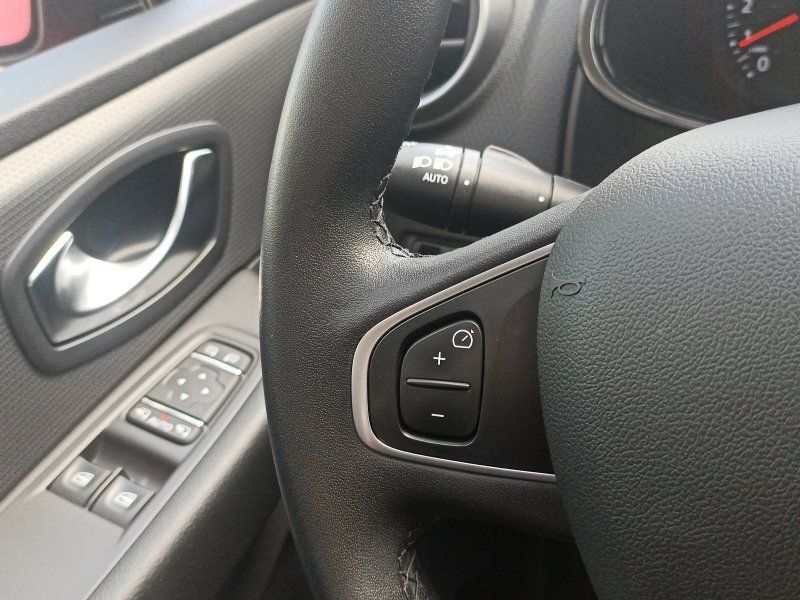 Fahrzeugabbildung Renault Clio IV 1.2 16V  Limited