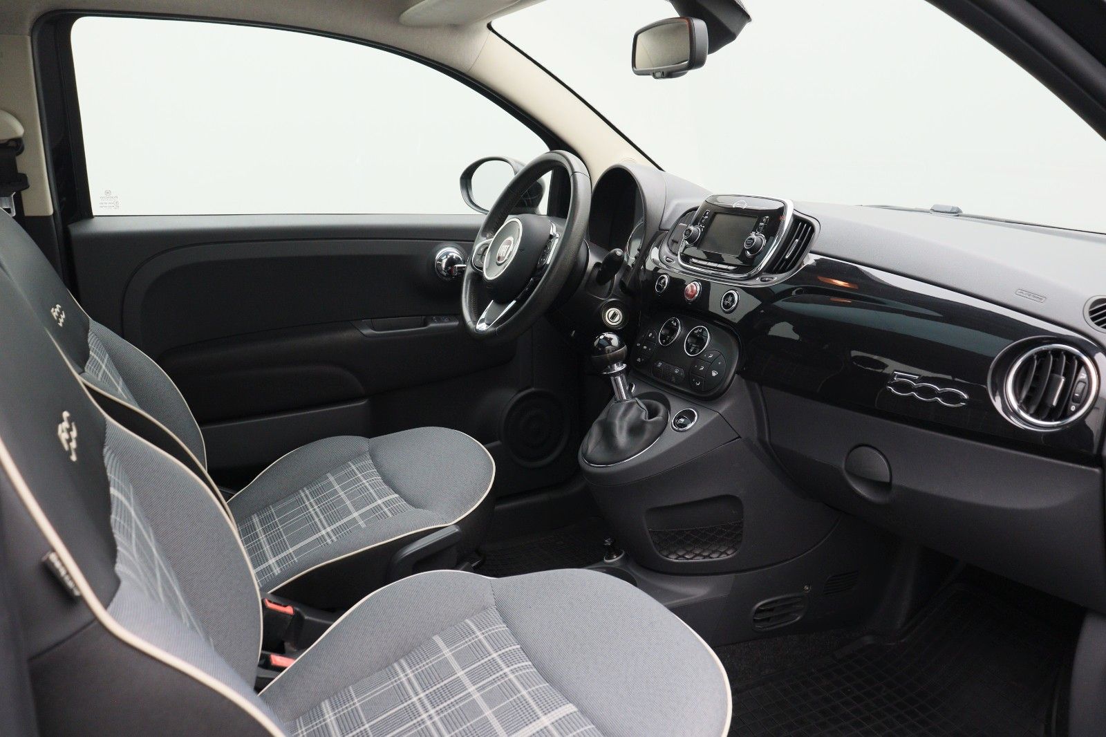 Fahrzeugabbildung Fiat 500 1.2 Lounge NAVI PANO