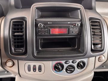 Opel Vivaro - 11