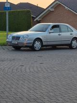 Mercedes-Benz E 320 Elegance Liebhaberstück - Mercedes-Benz E 320: Elegance