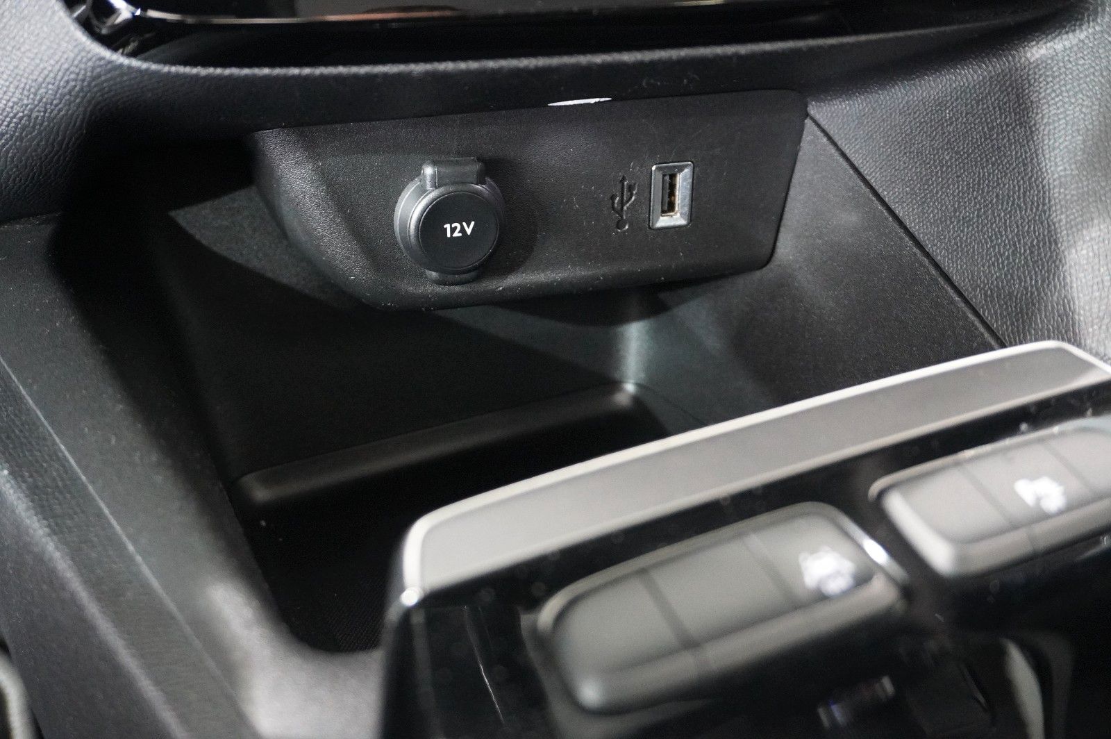 Fahrzeugabbildung Opel Mokka-e ELEGANCE 3-PHASIG NAVI/LED/KAMERA/DAB+