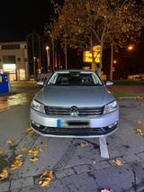 Volkswagen Passat Limousine Highline 2.0TDI - Volkswagen Passat aus 2011 mit Diesel-Antrieb