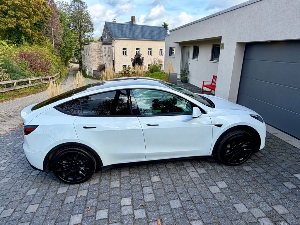 Image of Tesla Model Y