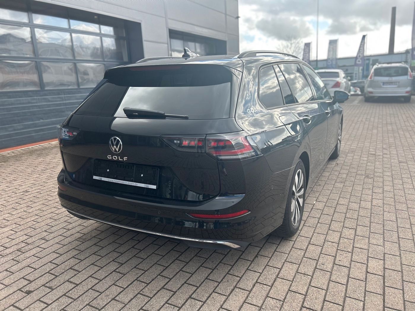 Fahrzeugabbildung Volkswagen Golf -VIII Variant 2.0 TDI GOAL NEU49T MATRIX AH