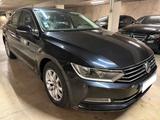 Volkswagen PASSAT 2.0 TDI 150CH CONFORTLINE BUSINESS DSG - Volkswagen Passat: Taxi