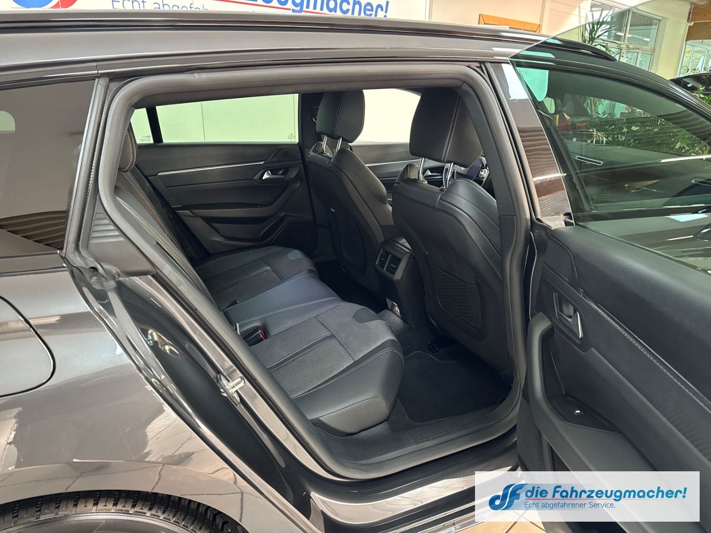 Fahrzeugabbildung Peugeot 508 SW Allure Pack Navi ACC El. Heckklappe 2-Zon